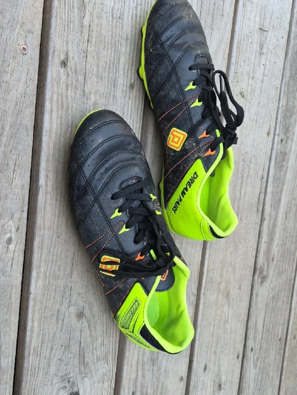 Dream Pairs Soccer Cleats